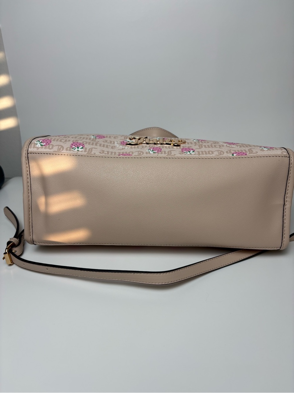 πJuicy Couture Berry Sweet Strawberry Tote Bag Sandstone Pink NWT - Picture 9 of 14